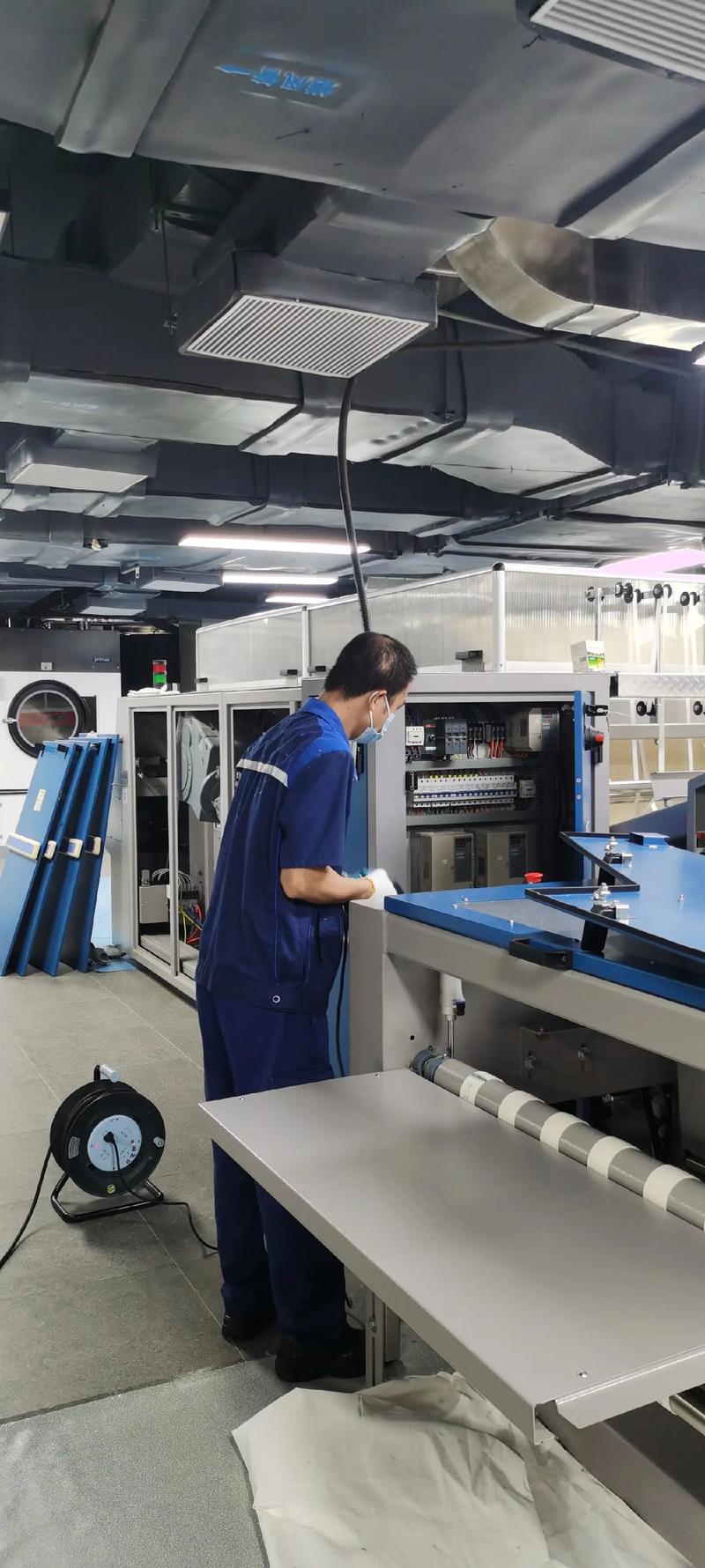 洗衣厂一站式服务:现代衣物清洁的专业解决方案